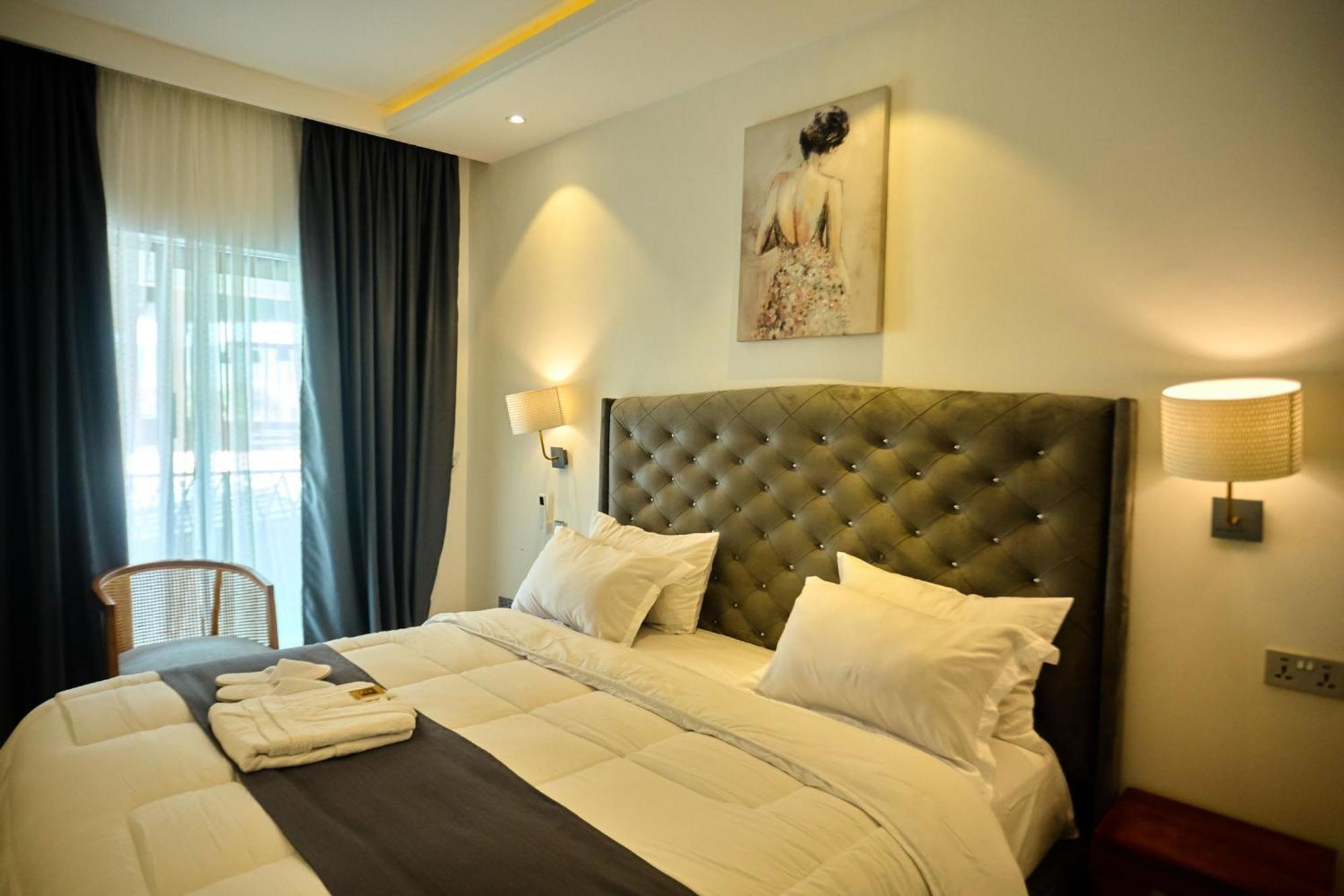 Koforidua Aiden Homes And Apartments Hotel מראה חיצוני תמונה
