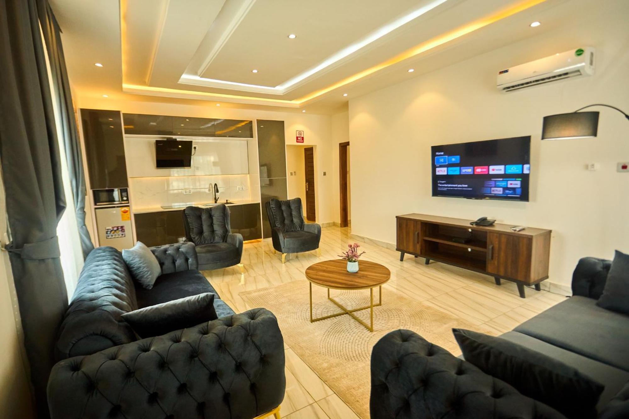 Koforidua Aiden Homes And Apartments Hotel מראה חיצוני תמונה