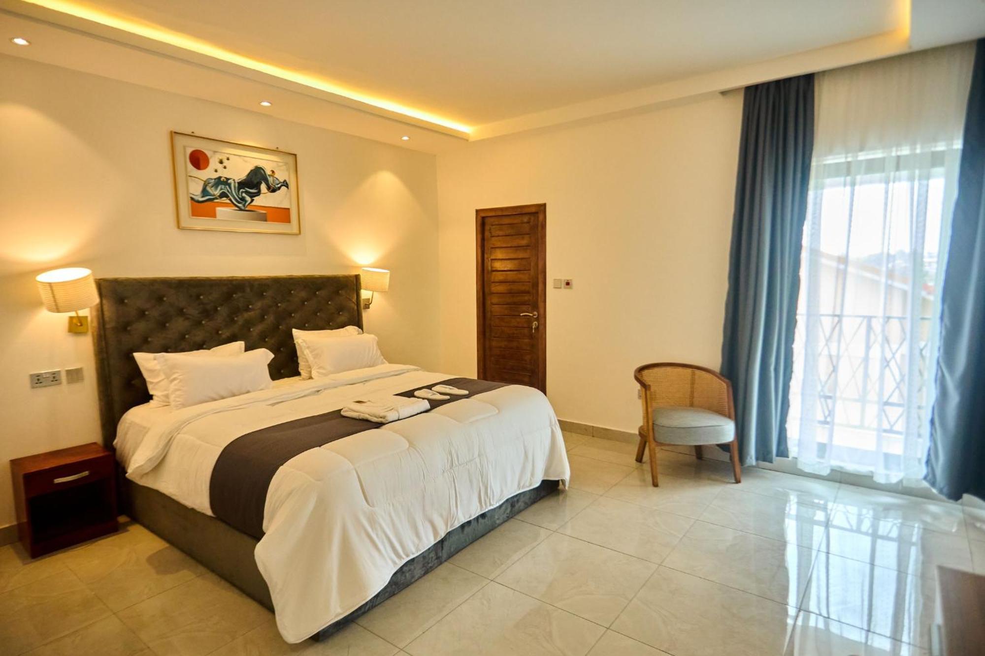Koforidua Aiden Homes And Apartments Hotel מראה חיצוני תמונה