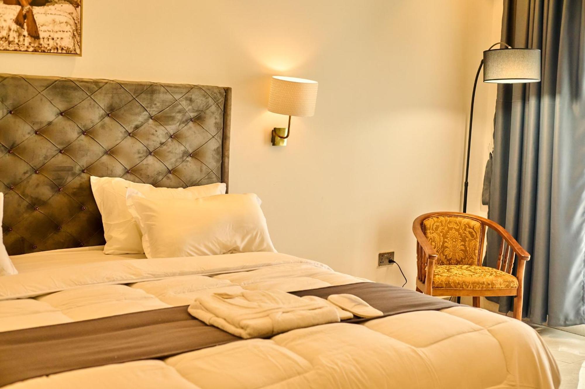 Koforidua Aiden Homes And Apartments Hotel מראה חיצוני תמונה