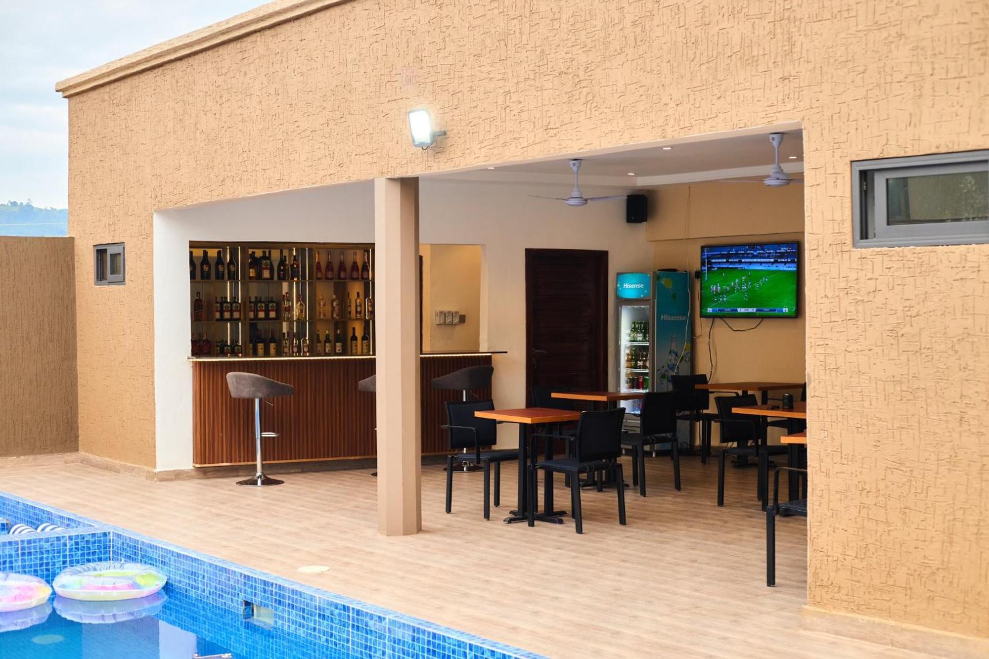 Koforidua Aiden Homes And Apartments Hotel מראה חיצוני תמונה