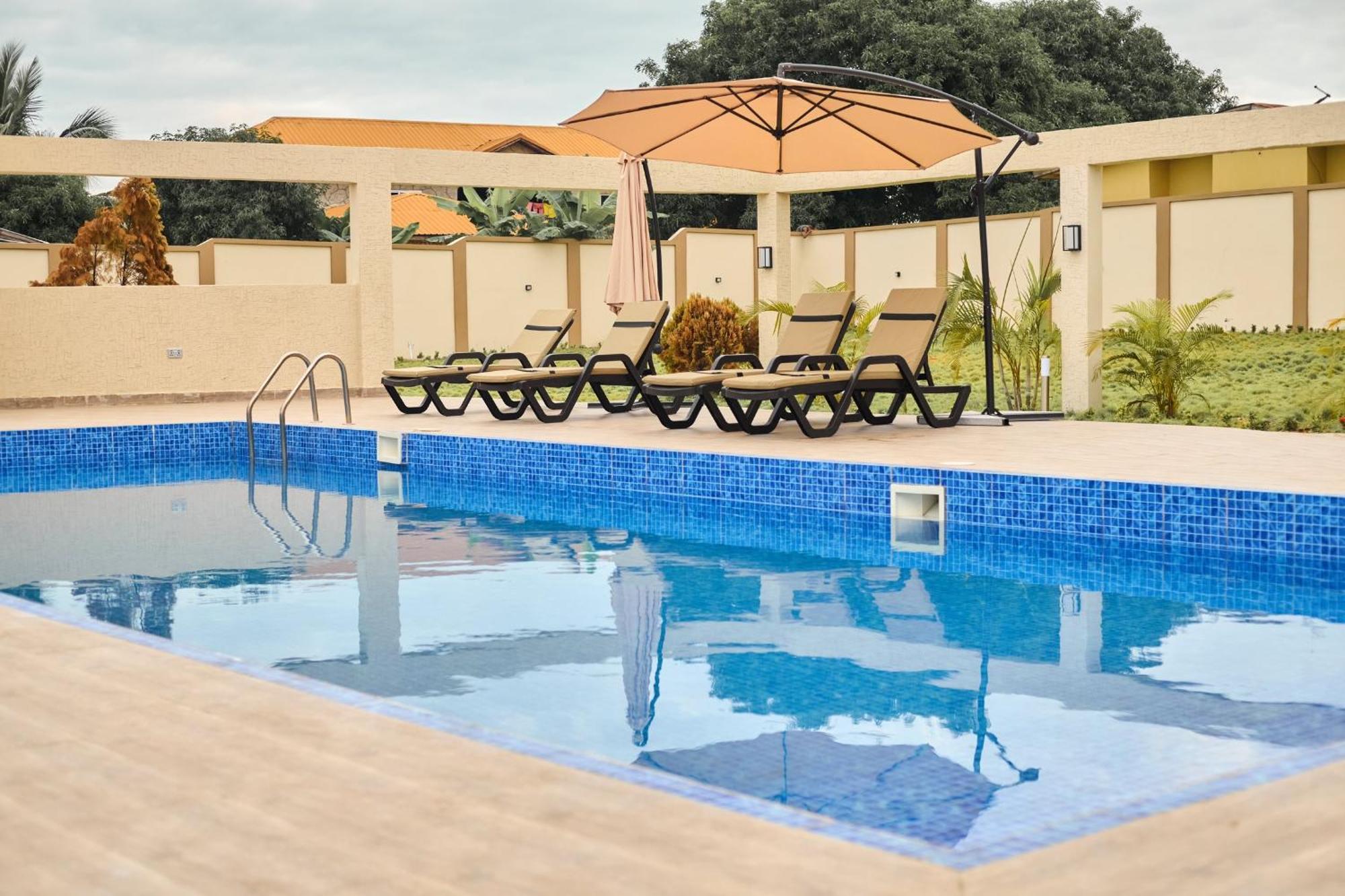 Koforidua Aiden Homes And Apartments Hotel מראה חיצוני תמונה