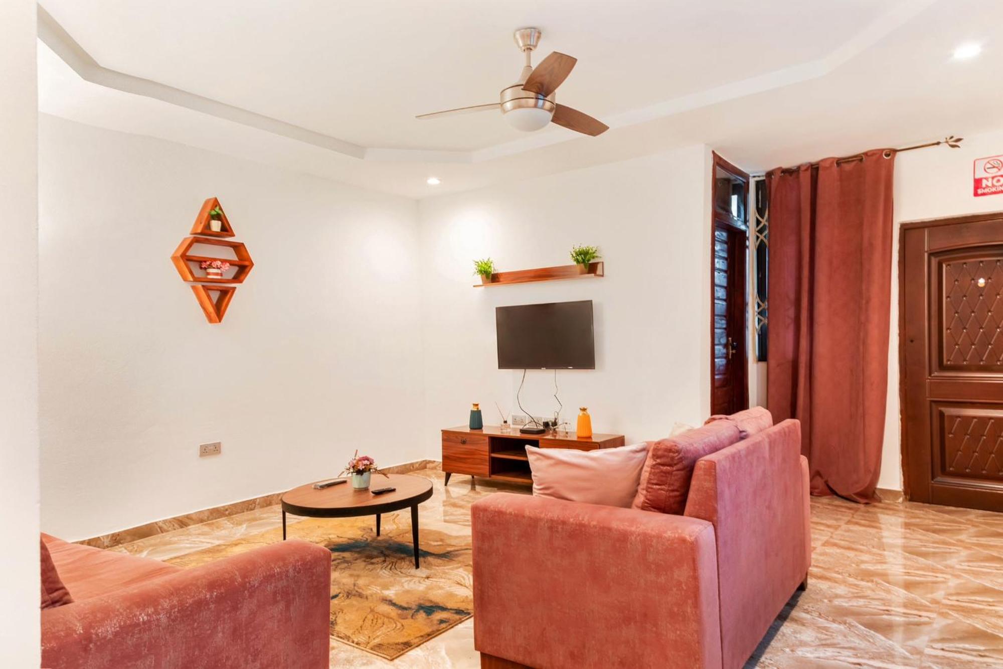Koforidua Aiden Homes And Apartments Hotel מראה חיצוני תמונה