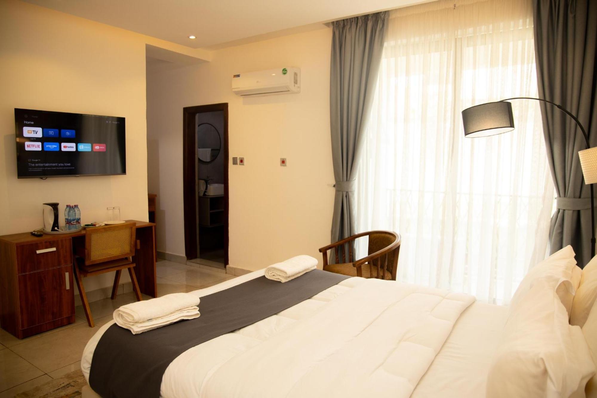 Koforidua Aiden Homes And Apartments Hotel מראה חיצוני תמונה