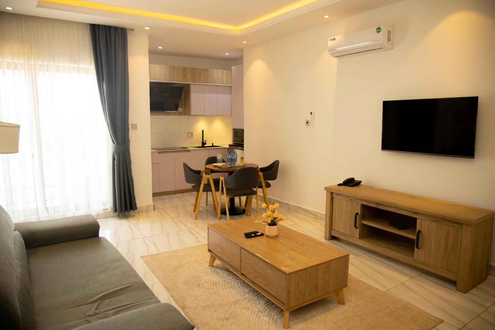 Koforidua Aiden Homes And Apartments Hotel מראה חיצוני תמונה
