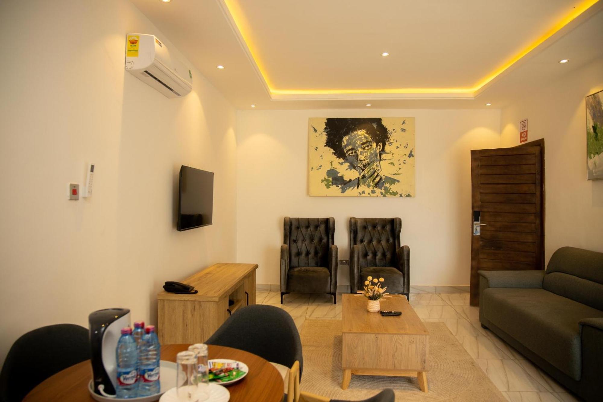 Koforidua Aiden Homes And Apartments Hotel מראה חיצוני תמונה