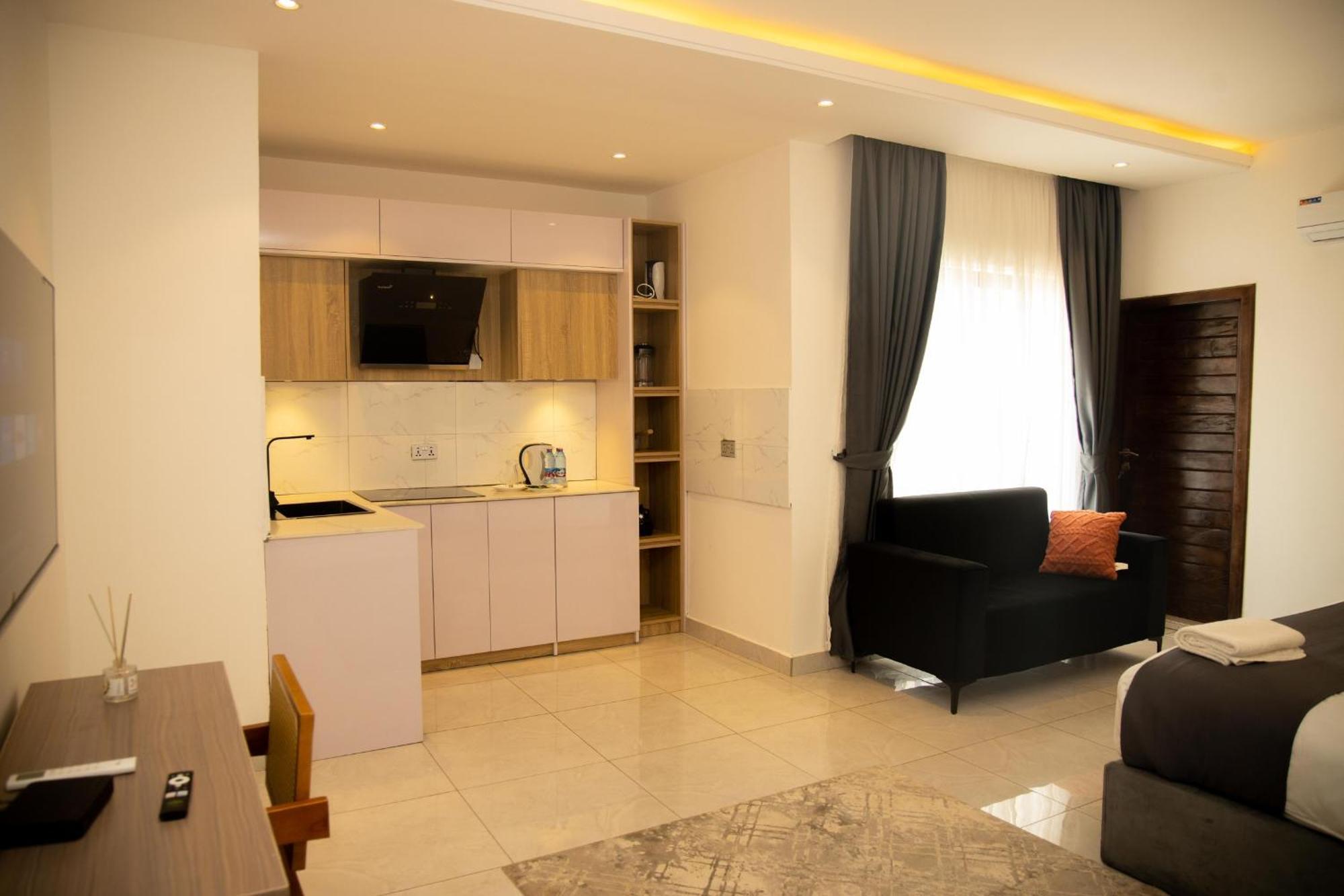 Koforidua Aiden Homes And Apartments Hotel מראה חיצוני תמונה