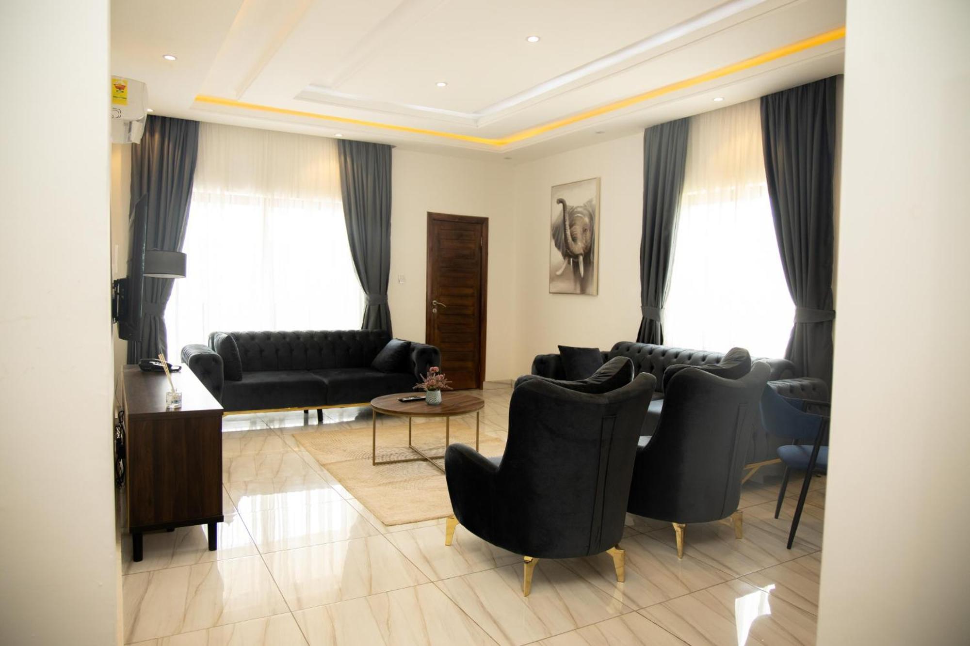 Koforidua Aiden Homes And Apartments Hotel מראה חיצוני תמונה