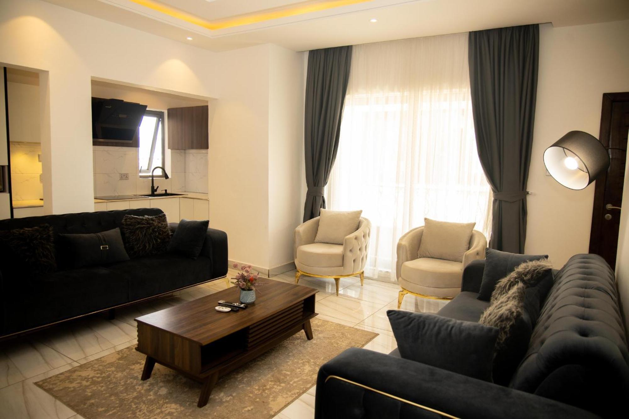 Koforidua Aiden Homes And Apartments Hotel מראה חיצוני תמונה