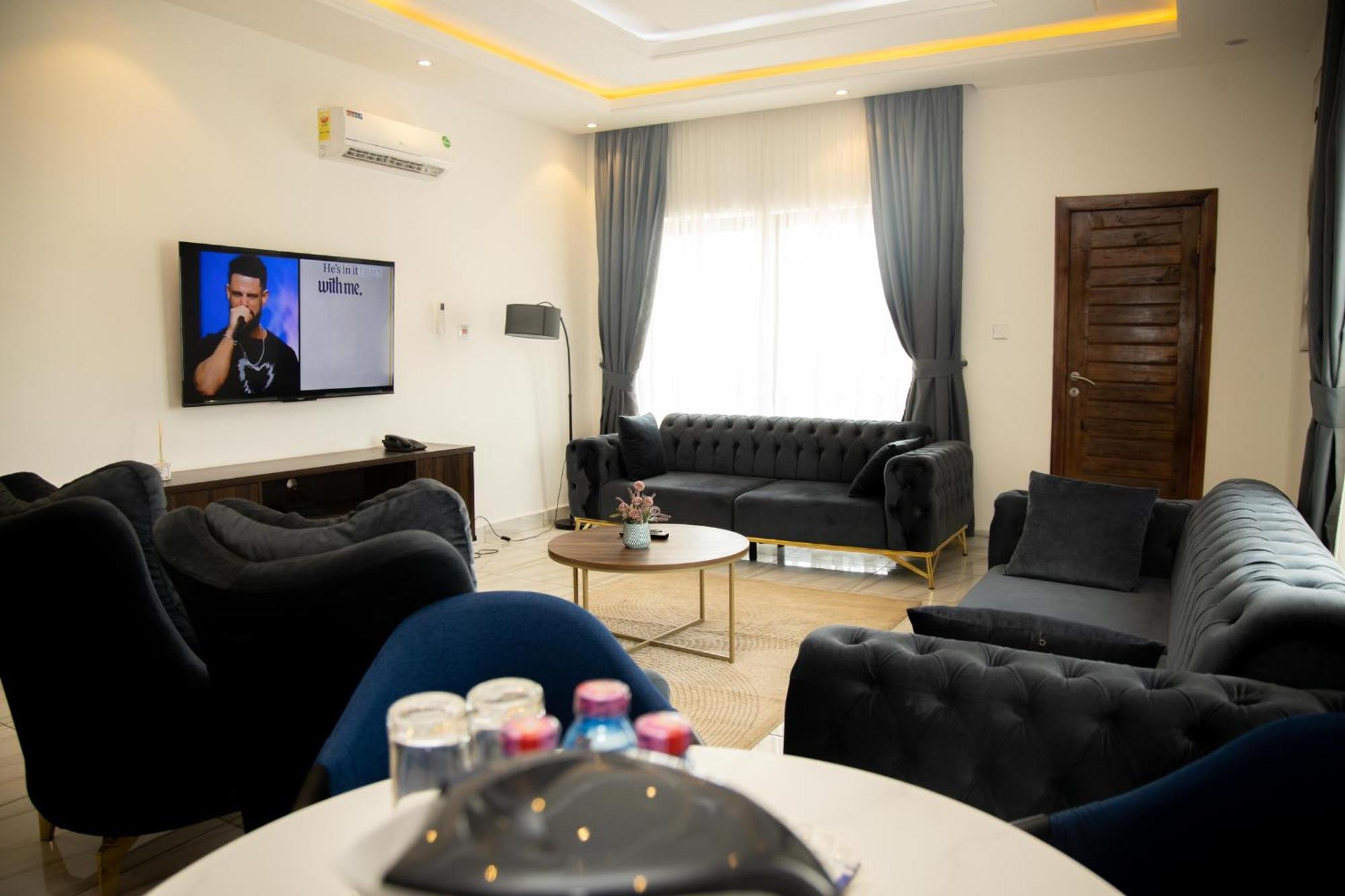 Koforidua Aiden Homes And Apartments Hotel מראה חיצוני תמונה