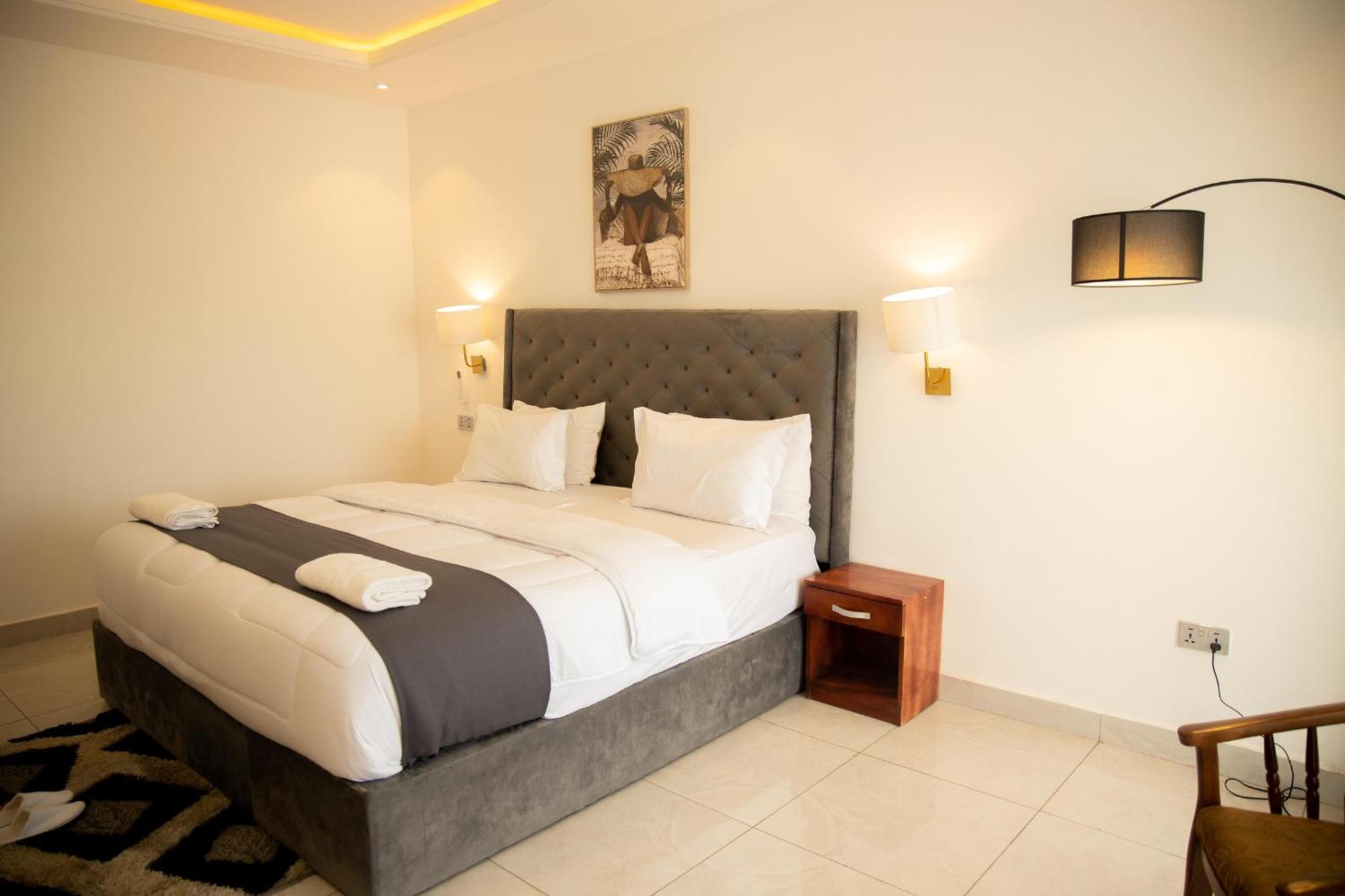 Koforidua Aiden Homes And Apartments Hotel מראה חיצוני תמונה